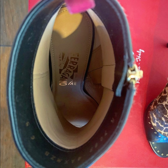 BRAND NEW Salvatore Ferragamo Womens Heels booties - Picture 7 of 10